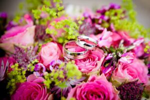flowers, rings, bouquet-260894.jpg