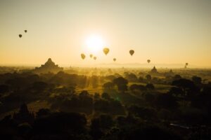 bagan, hot air balloons, sunrise-1137015.jpg