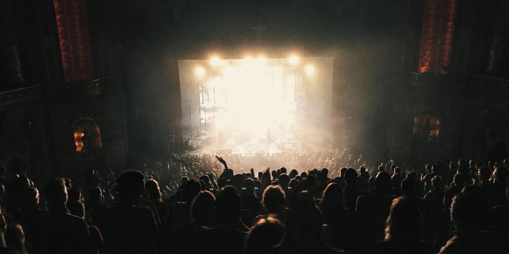 audience, backlit, band-1868137.jpg