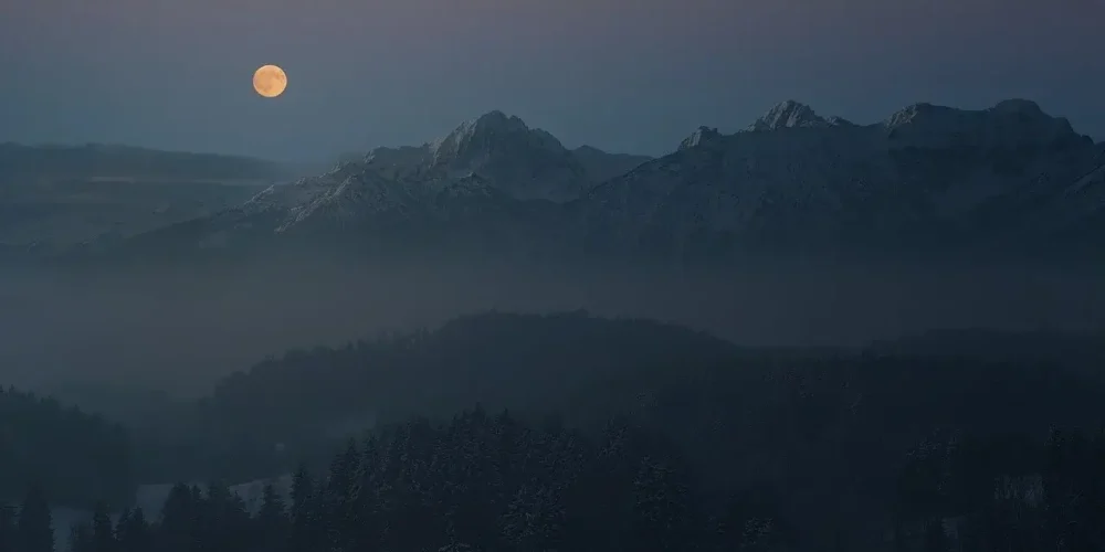 night, moon, mountains-4702174.jpg